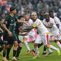 Spor yazarları Kocaelispor-Galatasaray maçını değerlendirdi! Okan Buruk'a yüklendikçe yüklendiler