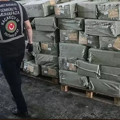 Bakan yardımcısının teyzesi ve kuzeni tutuklandı! Gümrük depolarında vurgun