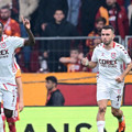 Galatasaray'a karşı yıldızlaşan Emre Kılınç ilki yaşadı