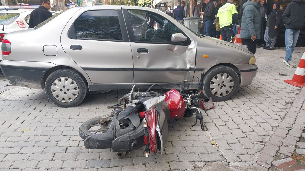 Tavşanlı’da otomobil ile motosiklet çarpıştı: 2 yaralı!