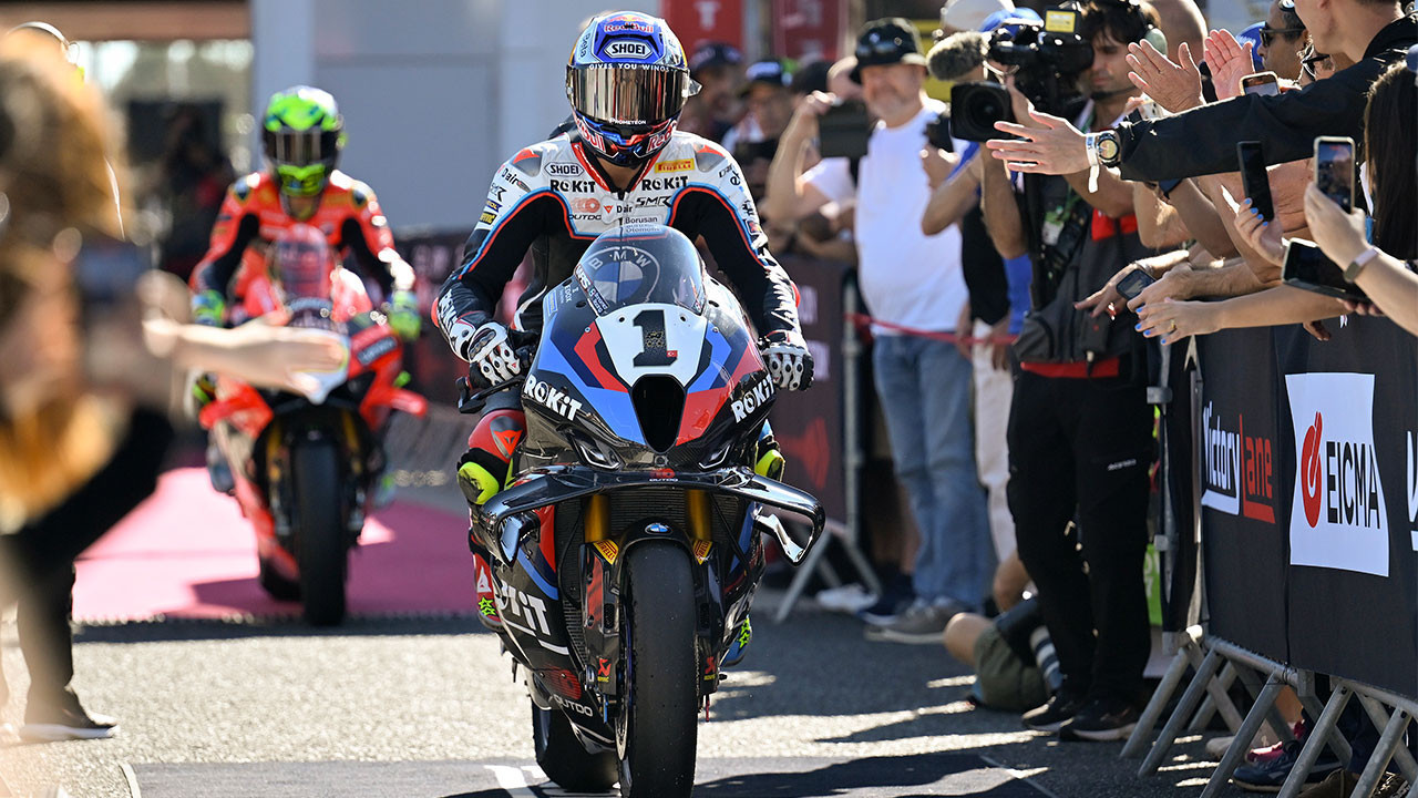 Toprak Razgatlıoğlu adım adım şampiyonluğa ilerliyor