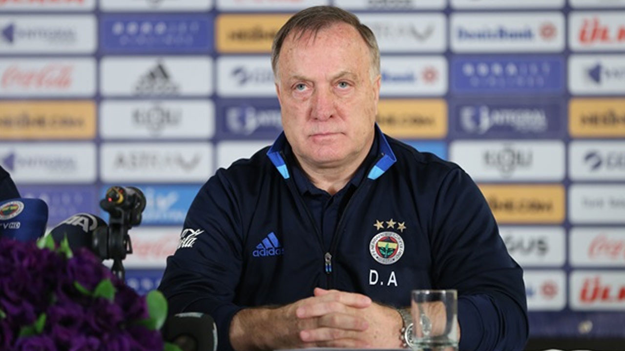Fenerbahçe'ye hayal kırıklığı yaşatmıştı! Dick Advocaat 150 bin nüfuslu ülkenin başında tarih yazıyor