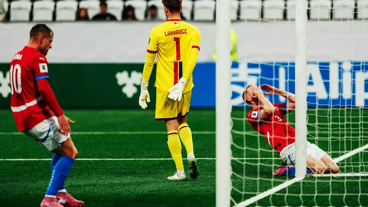 Dünya Kupası Avrupa Elemeleri'nde 8. haftanın açılış maçları nefes kesti