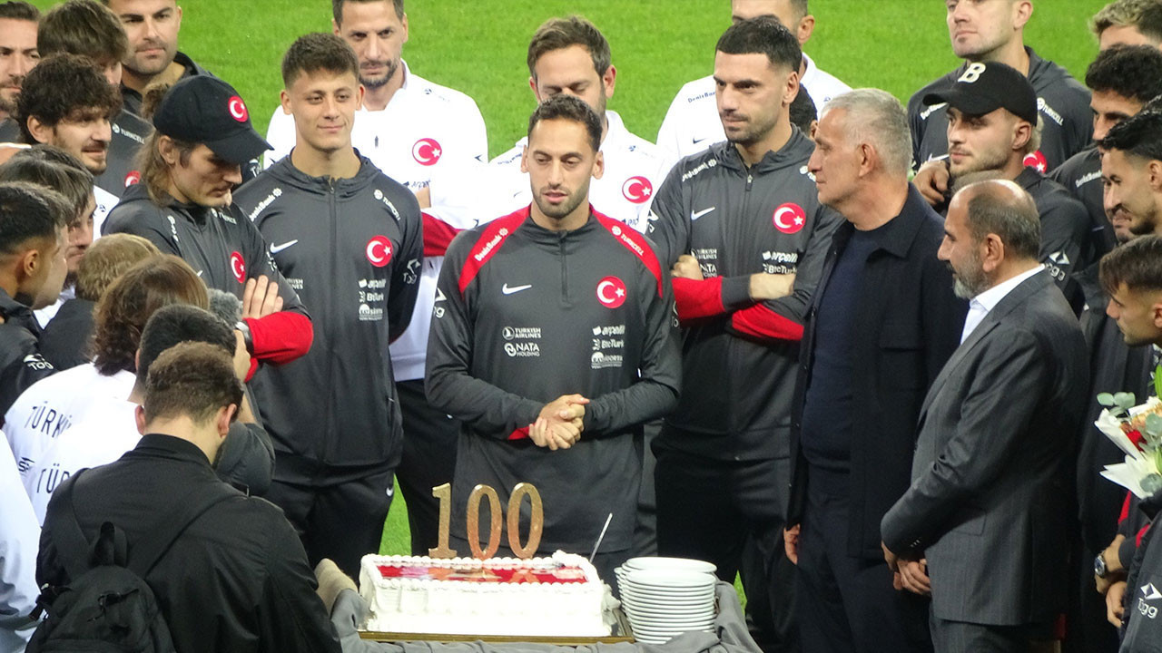 Gürcistan maçı öncesi sürpriz kutlama