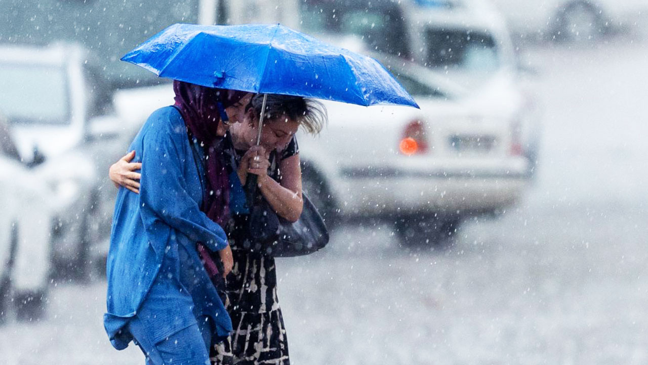 Meteoroloji'den sağanak uyarısı! Şemsiyeleri unutmayın