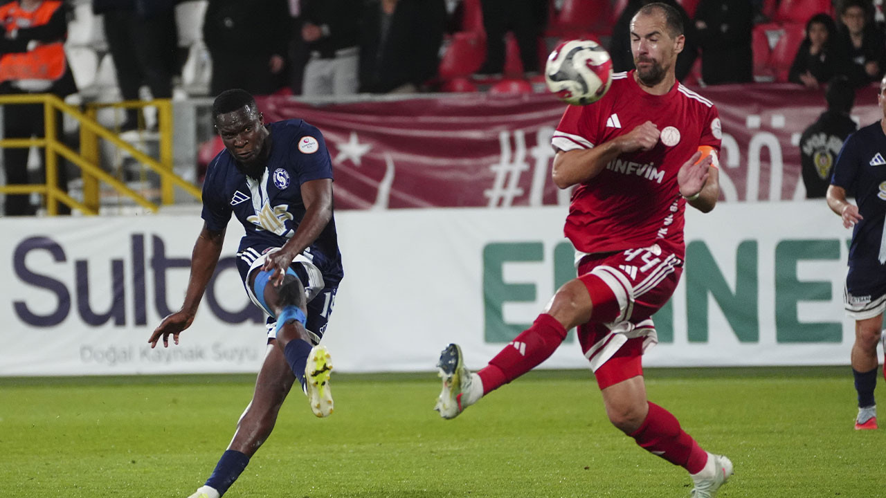 Servet Çetin galibiyetle başladı