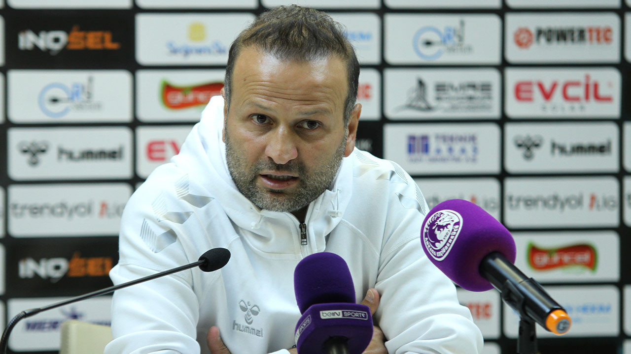 Korkmaz'dan tepkilere yanıt: Sivasspor gibi bir kulübün teknik adamı bu şekilde ayrılmaz