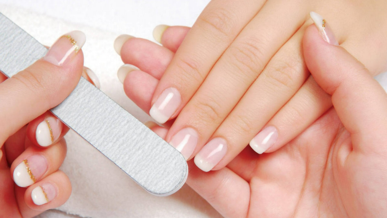 Sararan tırnakları 5 dakikada eski haline getirmek mümkün!