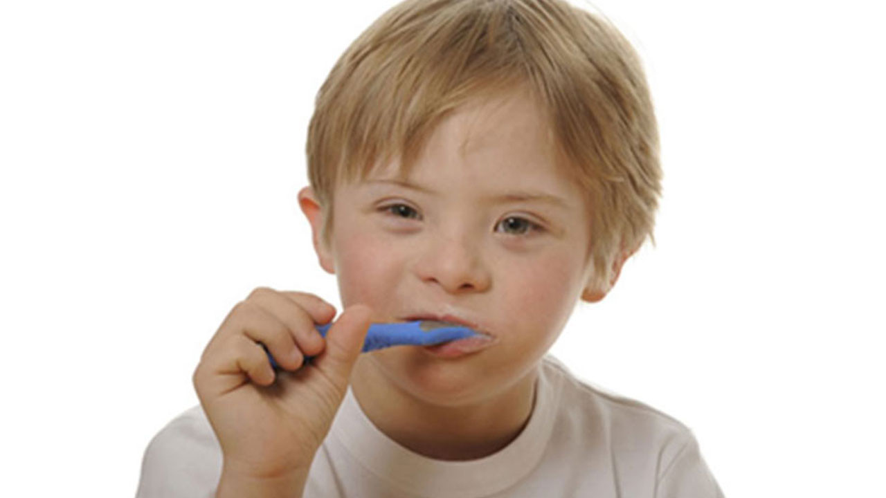 Engelli bireylere ağız ve diş sağlığı desteğinin faydalarını uzmanlar anlattı