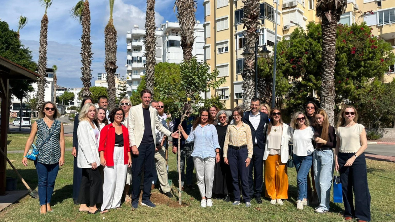 Antalya'da Ukrayna Kültür Parkı'na dostluk ve barış ağacı