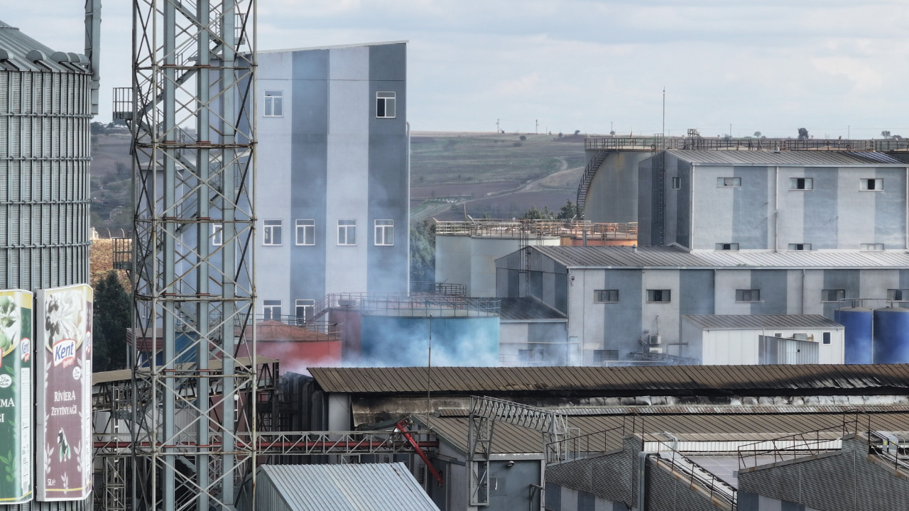 Edirne'de yağ fabrikasında patlama! Yangın söndürüldü...