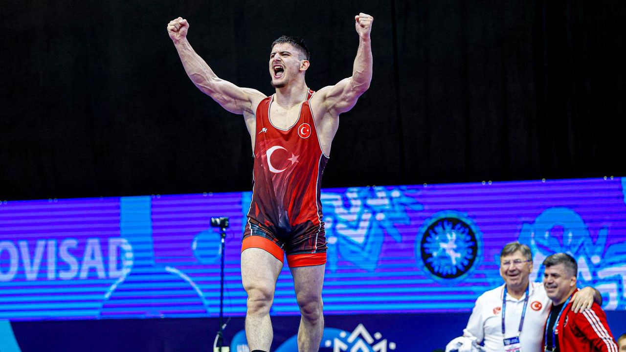 Milli güreşçilerden dünya şampiyonasında 2 madalya