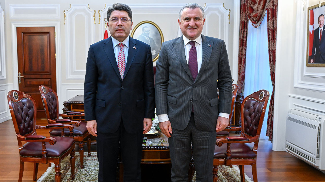 Bahis skandalı sonrası iki bakan görüşme yaptı