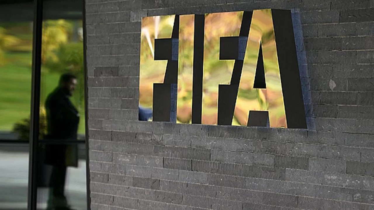 FIFA'dan Türk kulübüne 3 dönem transfer yasağı