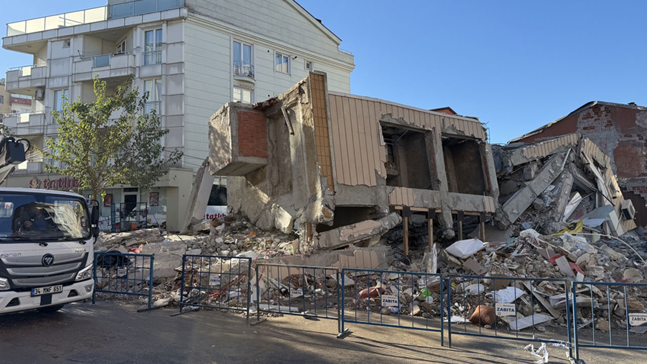 Gebze'de çöken binanın enkazı savcıların incelemesi sonrası kaldırılacak