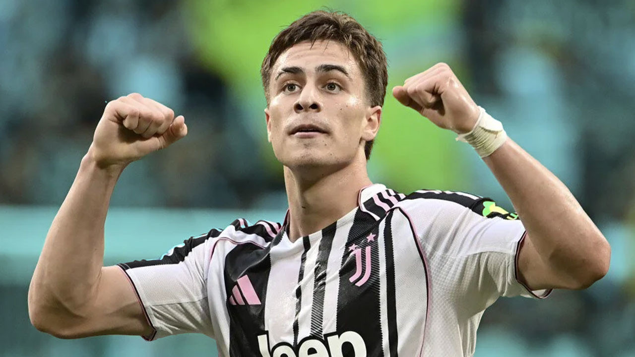 Kenan Yıldız Pogba'yı yakaladı! Büyük övgü: 'O bunu harika yapıyor'