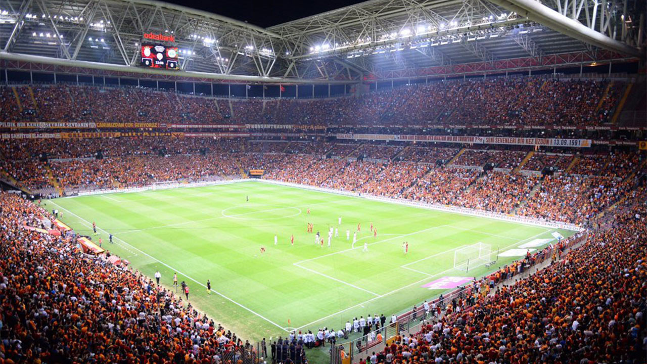 Ali Sami Yen ile 19 Mayıs Stadı Avrupa finali yarışında