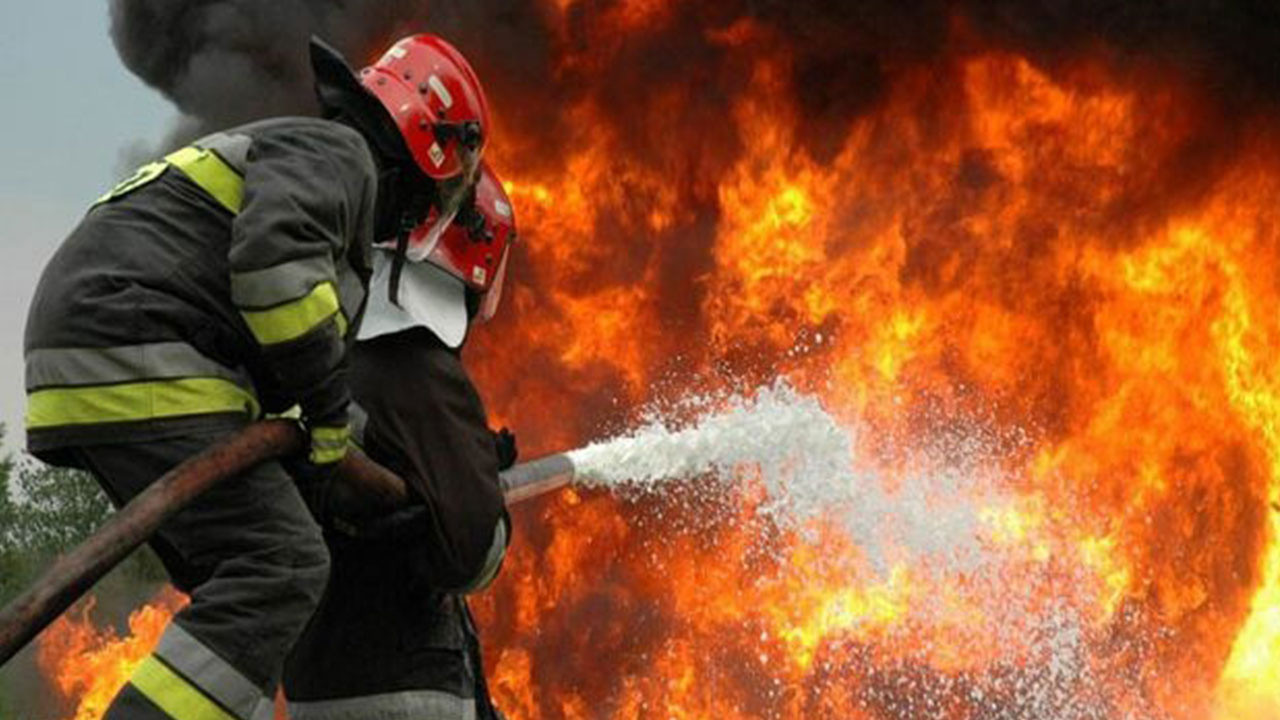 Ankara'da 4 katlı binada yangın