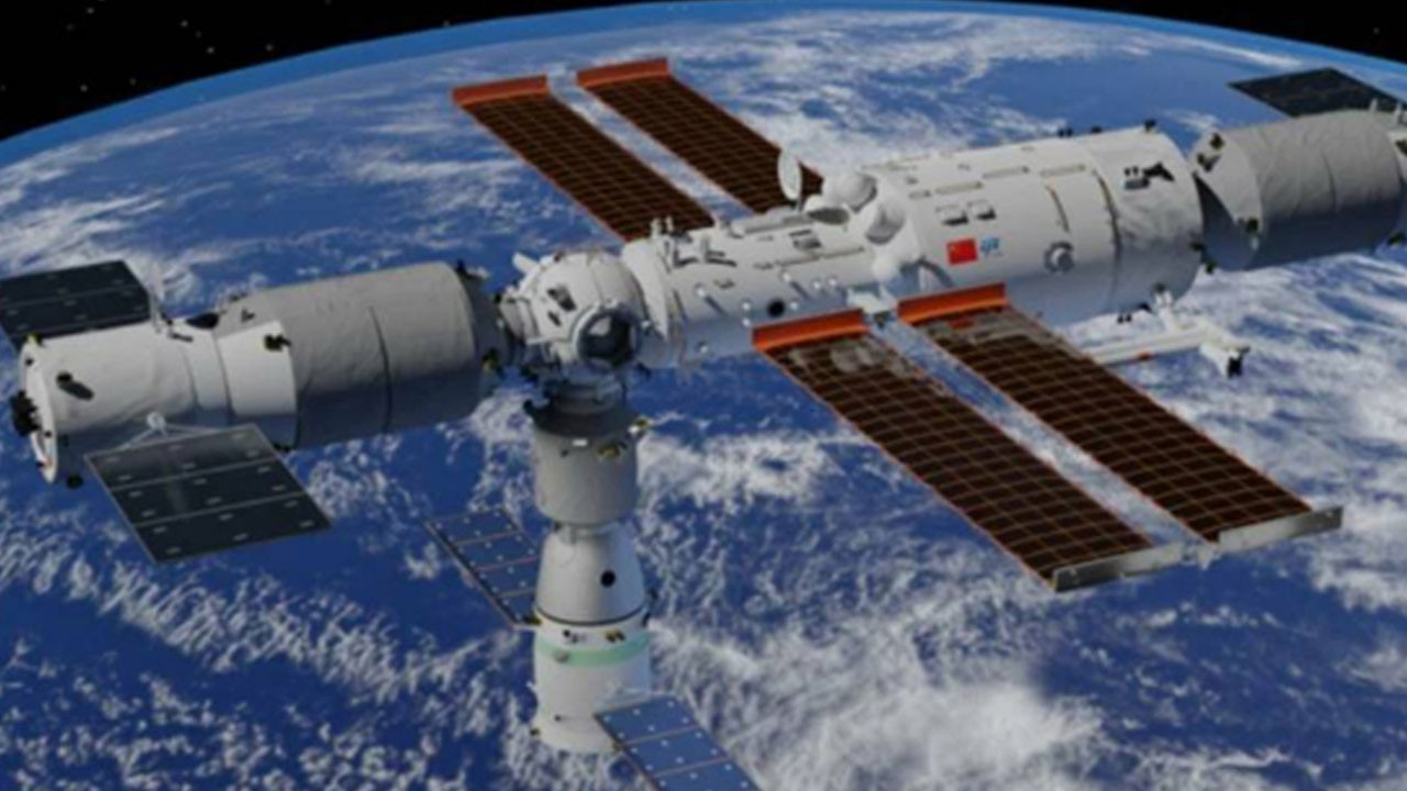 Çinli Şıncou-21 mekiği uzay istasyonunda!