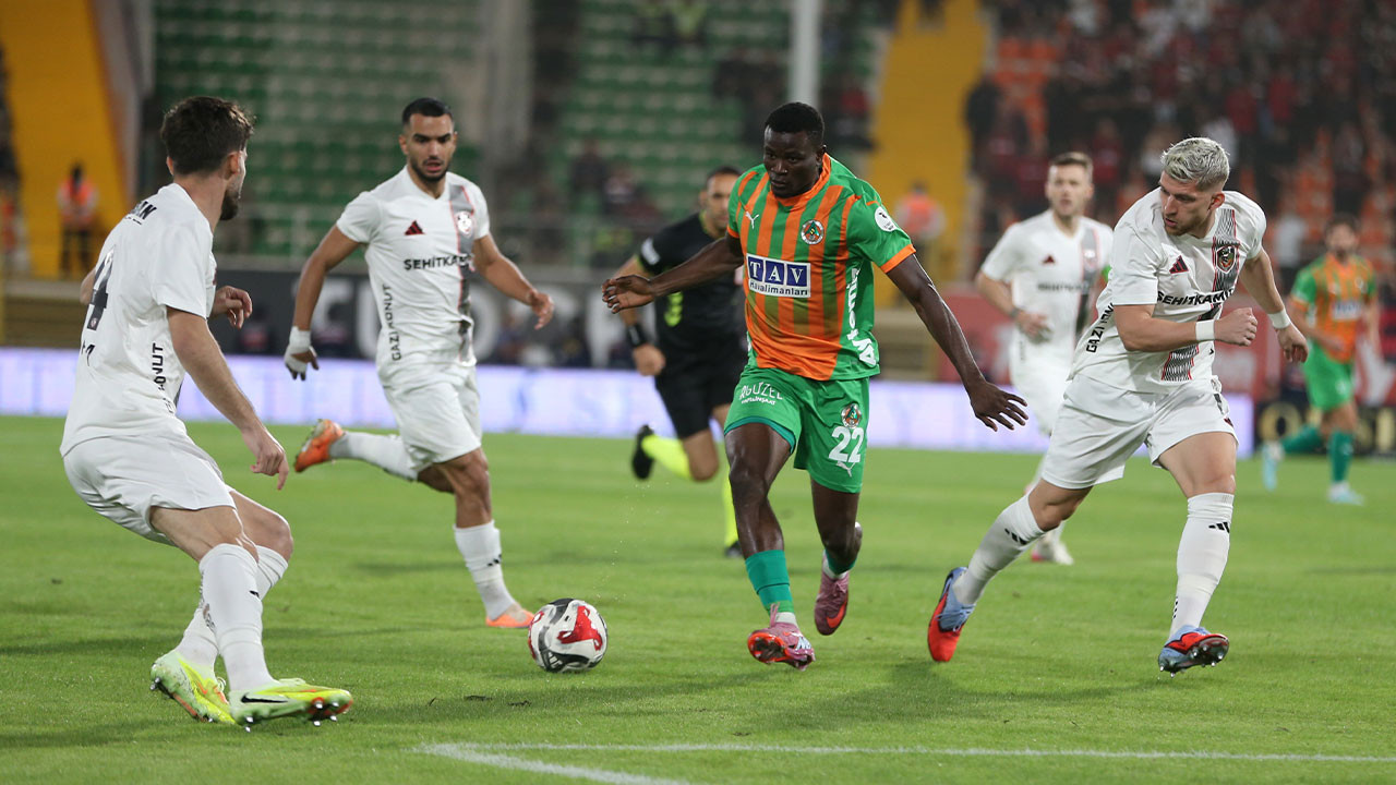 Alanyaspor ve Gaziantep FK'nın sessiz gecesi