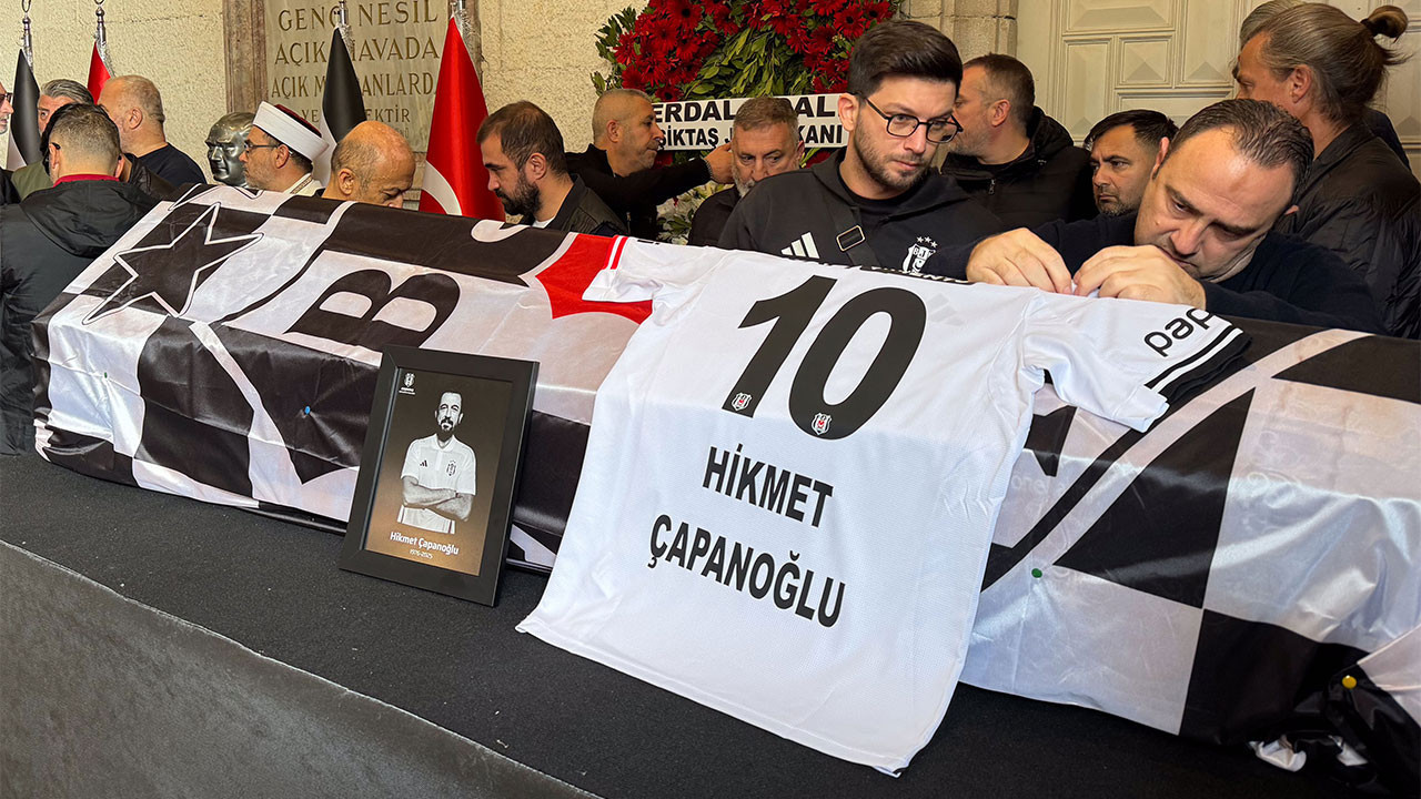 Beşiktaş antrenörü Hikmet Çapanoğlu son yolculuğuna uğurlandı