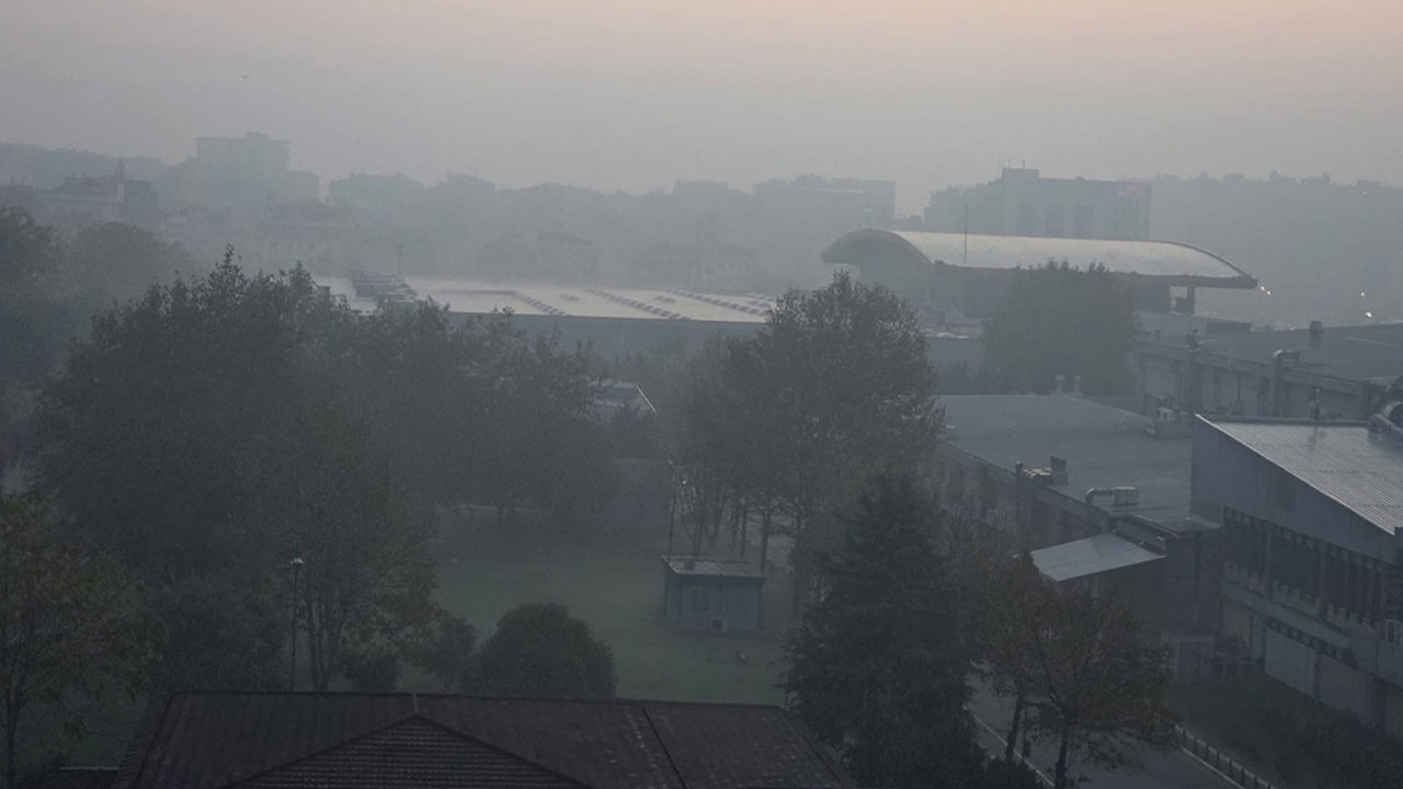 İstanbul ve 7 il, dumanlı bir sabaha uyandı! Uzman isimden 'dışarı çıkmayın' uyarısı