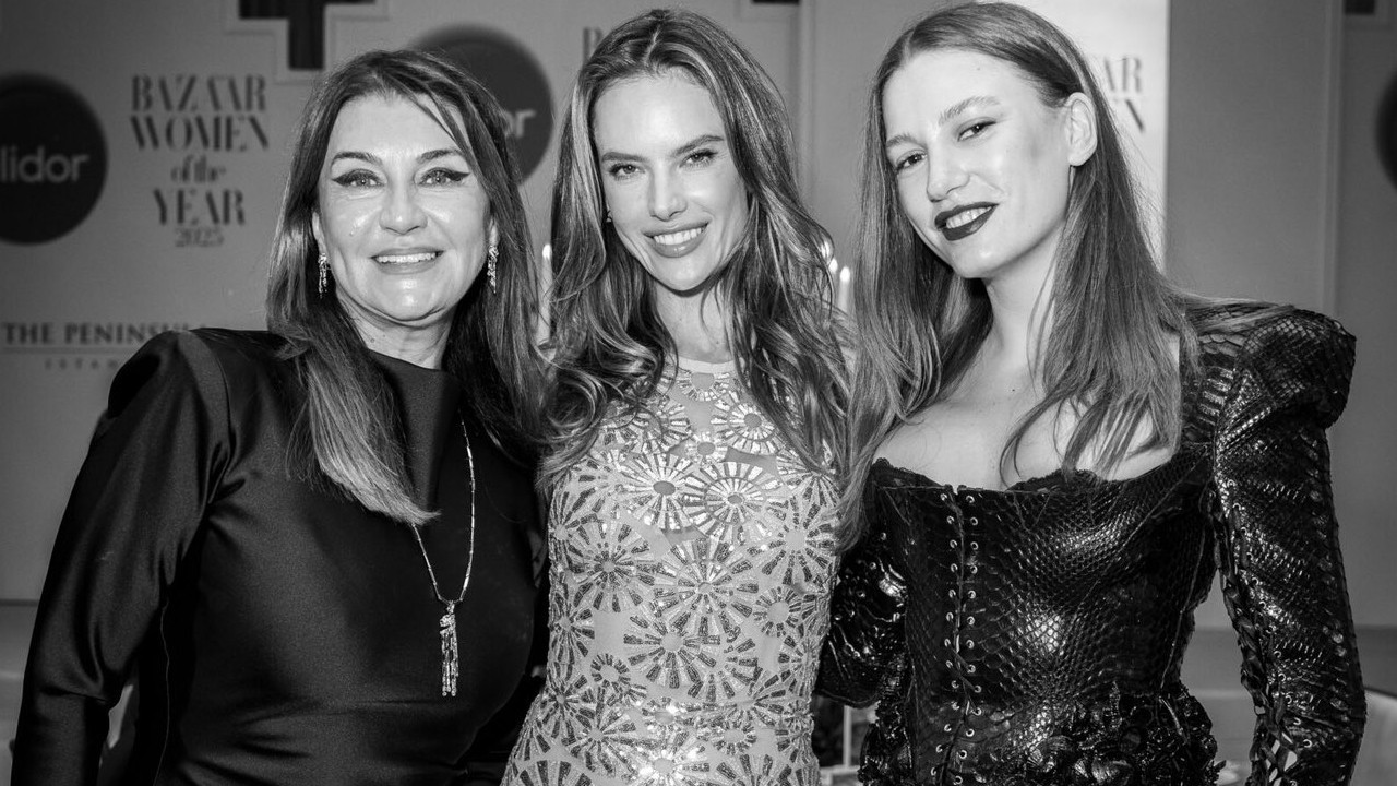 Serenay Sarıkaya ile Alessandra Ambrosio yan yana