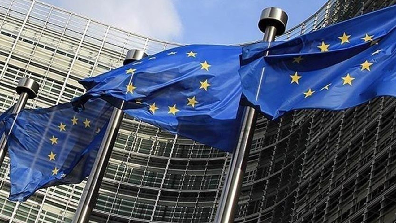 AB Komisyonu Ruslar için vize kısıtlaması adımı