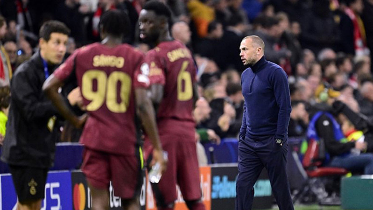 Galatasaray Heitinga'yı görevinden etti