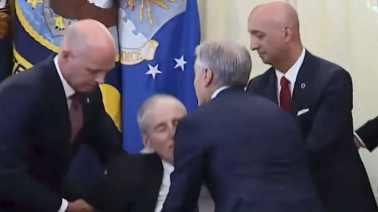 Trump’ın basın toplantısında korkutan anlar! Fenalaşan CEO'ya Dr. Mehmet Öz müdahale etti