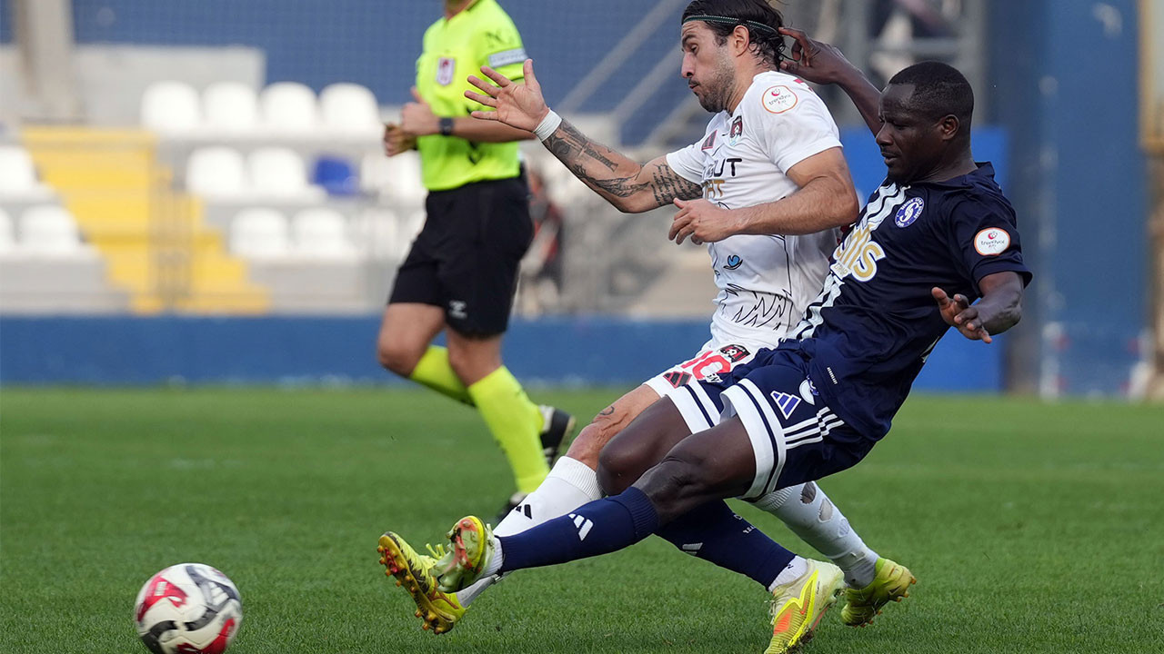 9 kişilik Sarıyer Vanspor'u devirdi