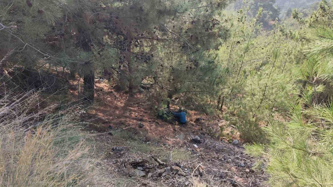 Hatay'da uçuruma yuvarlanan motosikletteki 2 kişi yaralandı