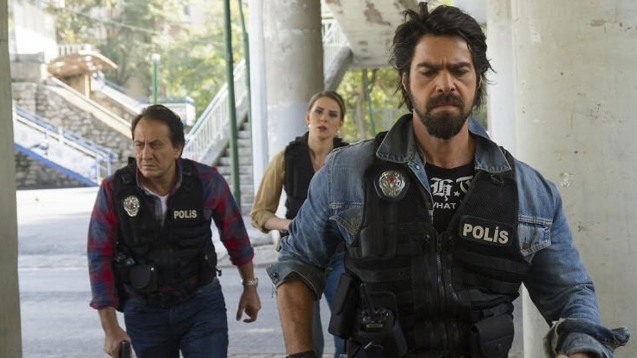 Maneviyata yönelmişti! Arka Sokaklar’ın Murat Komiser’i yıllar sonra ortaya çıktı! Hala karizma