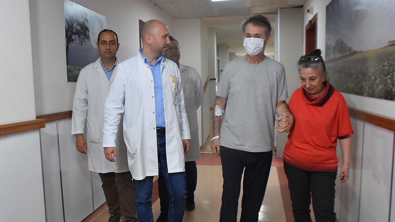 Soğutma tedavisi sayesinde 35 dakika kalbi duran hasta hayata tutundu