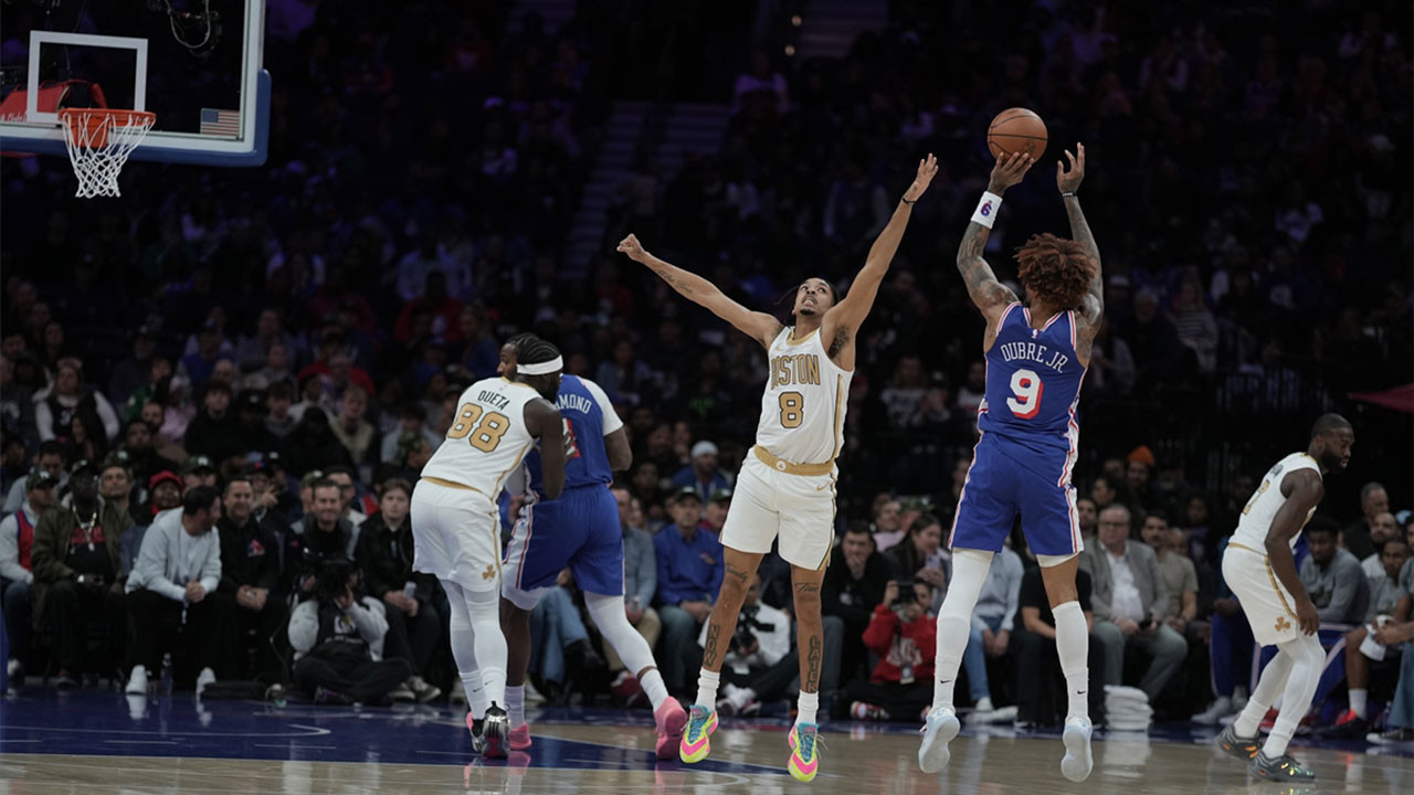 Philadelphia, Boston'u geçiyor... Adem Bona'nın yüzü gülüyor!