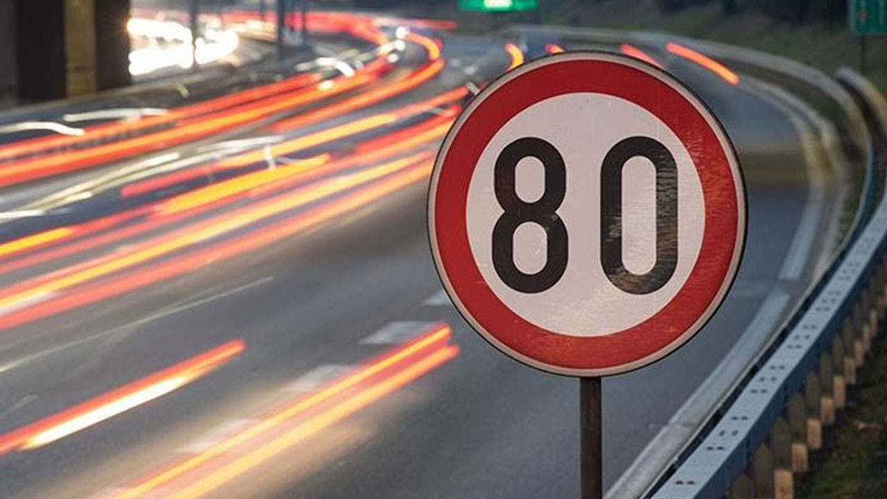 Ceza yememek için dikkat: Hız sınırları değişti...