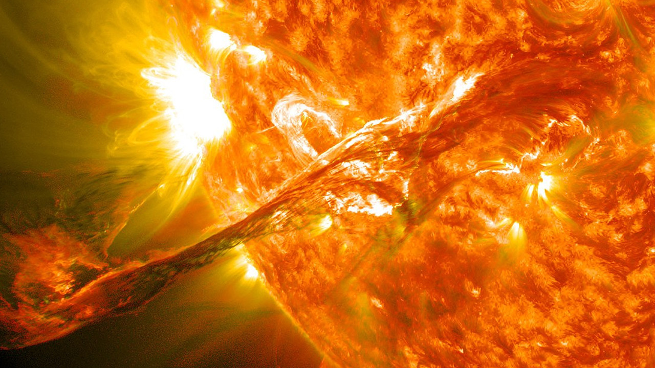 Yoğunlaşan Güneş fırtınası aktivitesinin nedenini uzmanlar anlattı