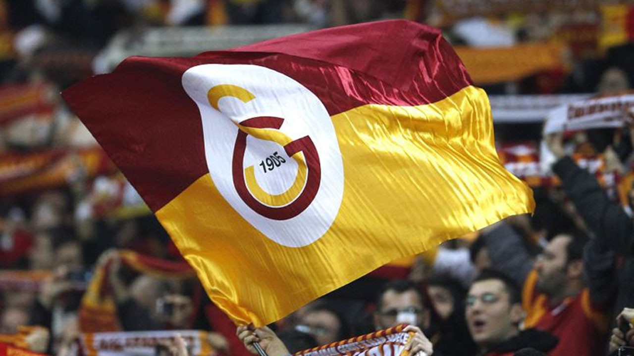 Galatasaray'da gece yarısı şok ayrılık! Takımın efsane ismiydi...