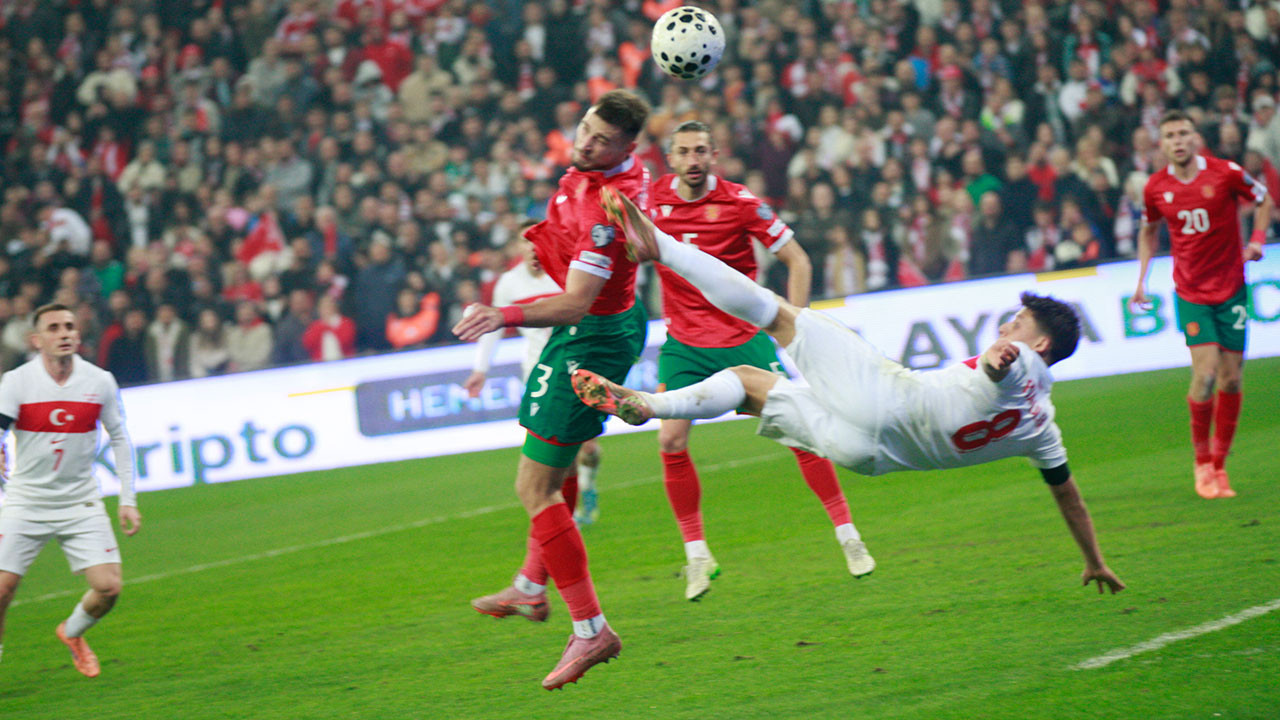 'Bulgaristan timsahın ağzına düştü'