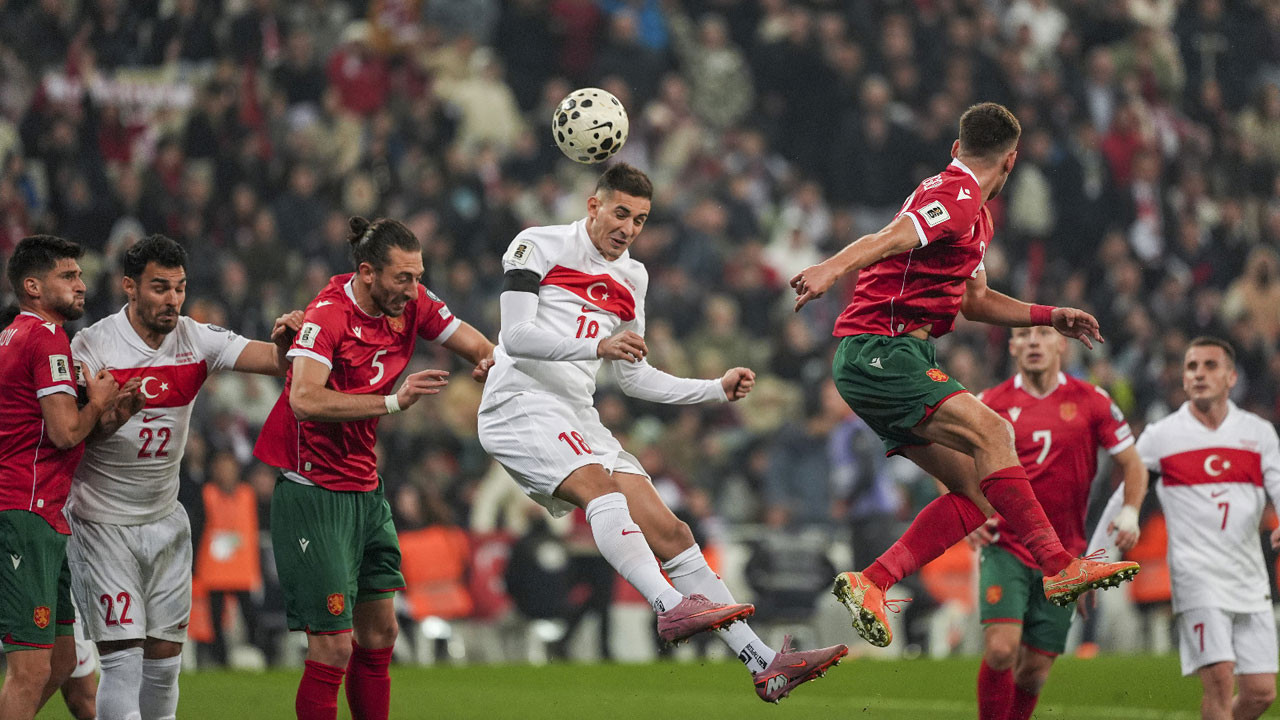 Spor yazarları Türkiye-Bulgaristan maçını değerlendirdi! Vincenzo Montella'yı topa tuttular
