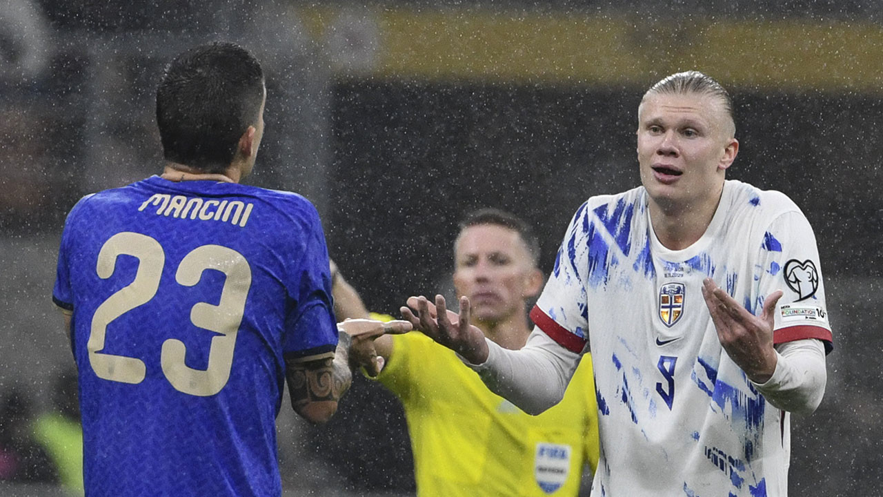 Haaland İtalya'yı San Siro'da bozguna uğrattı