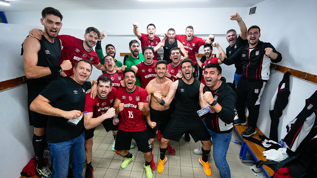 Beşiktaş Yunanistan'dan bir gol farkla şen dönüyor