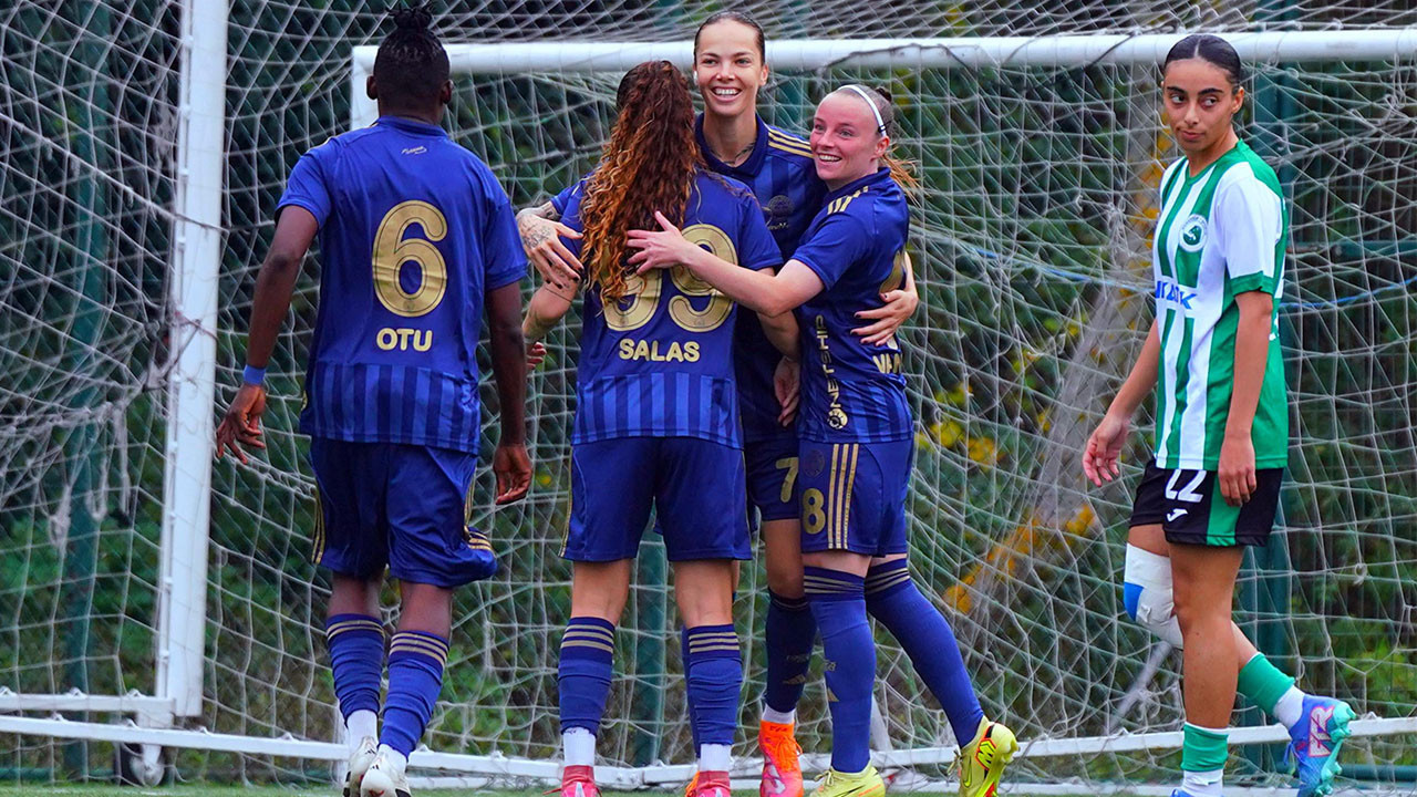 Fenerbahçe, Galatasaray'ın peşini bırakmıyor! Kusursuz seri sürüyor