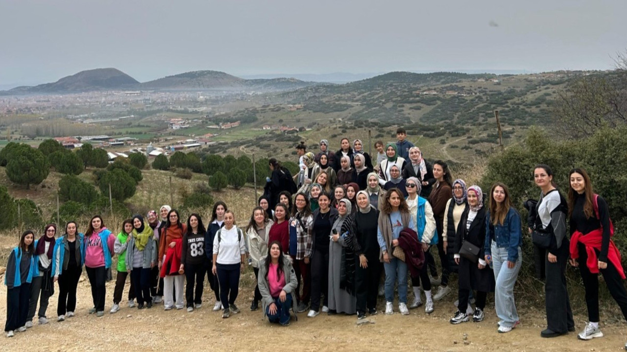 Manisa’da 61 kadın öğretmen kampta buluştu