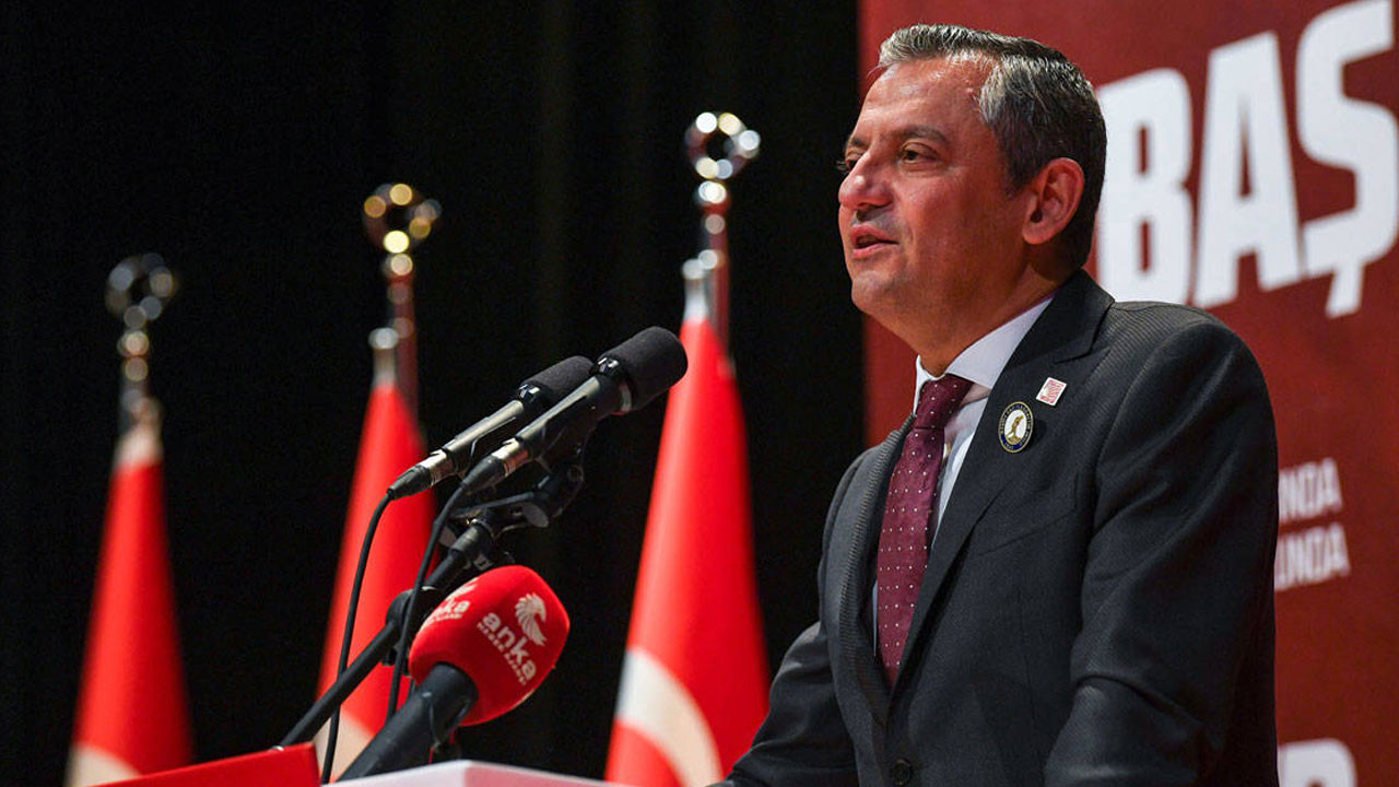 Özgür Özel'den "24 Kasım Öğretmenler Günü" mesajı