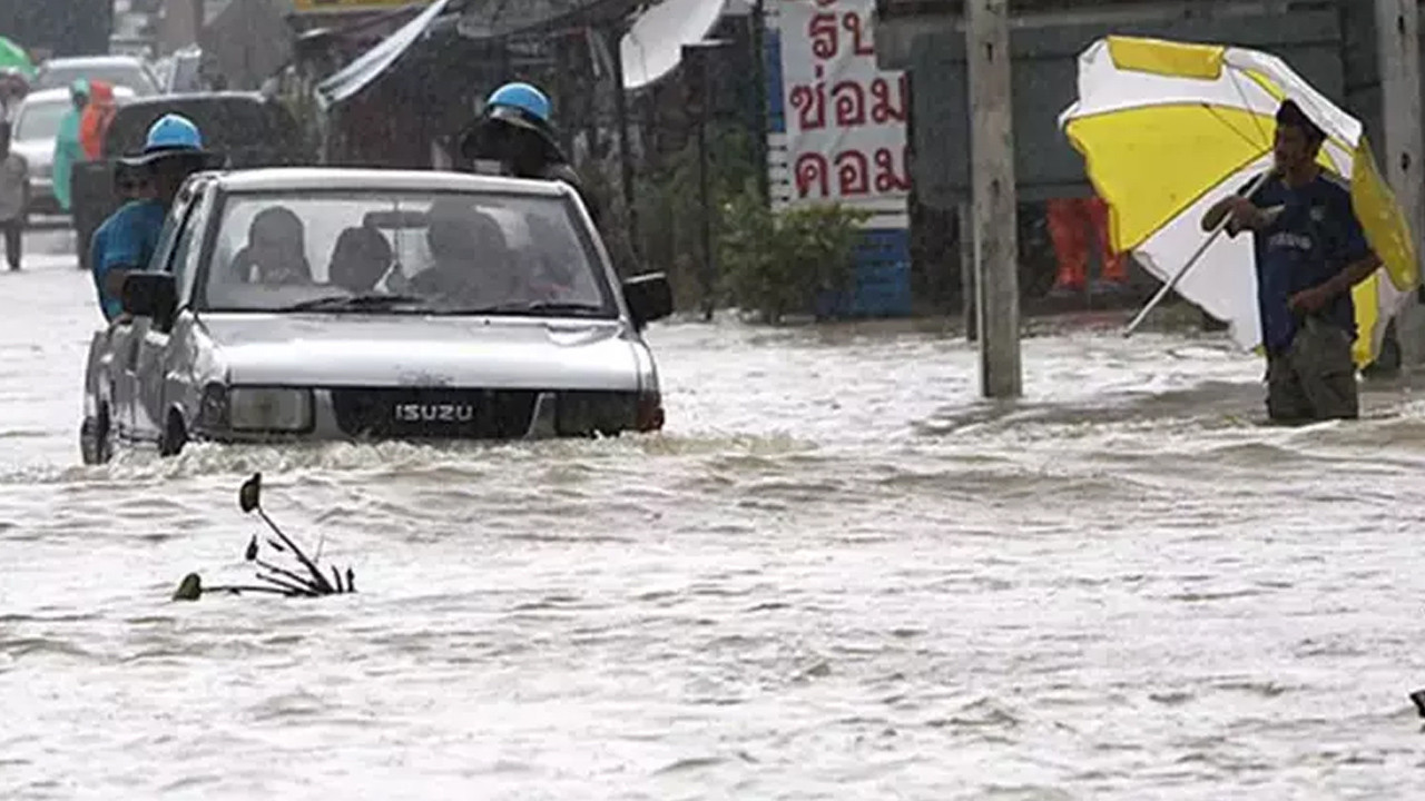 Tayland'da sel: 18 ölü 12 yaralı