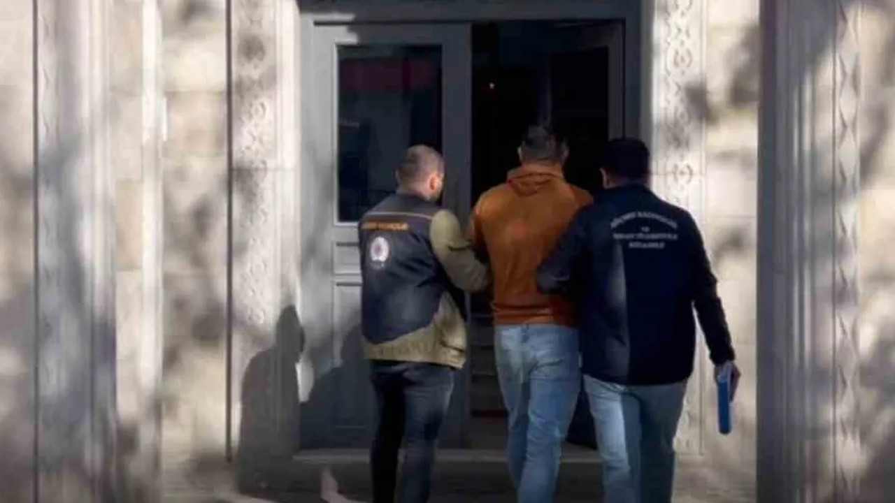 Ağrı'da metruk bir evde 14 kaçak göçmen yakalandı