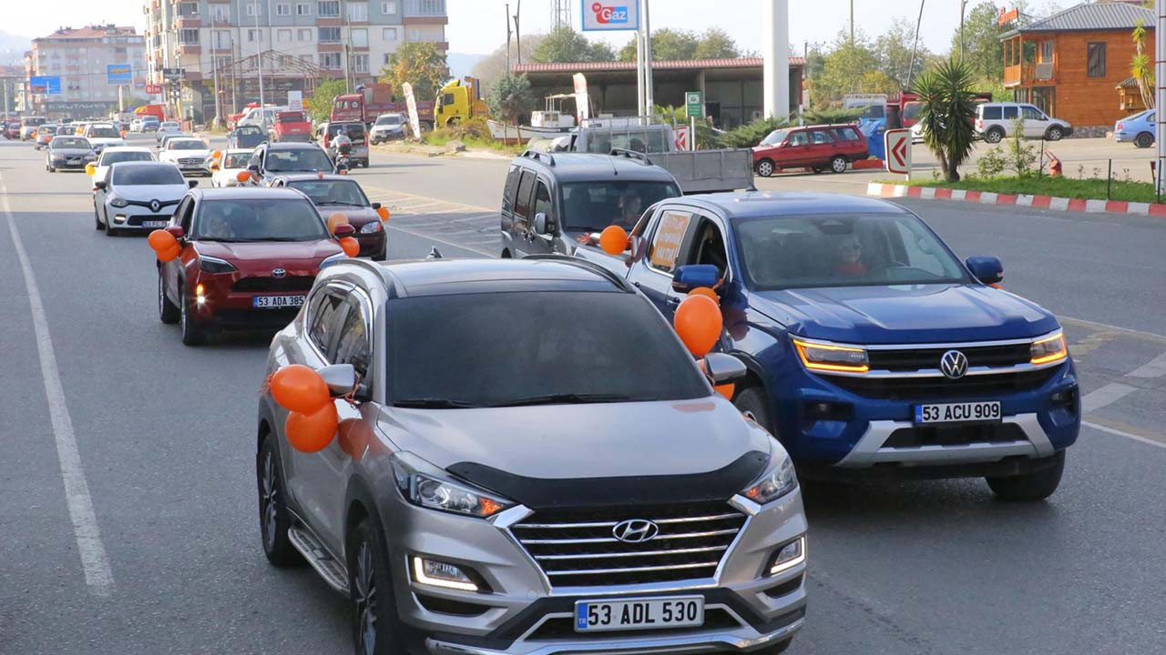 Rize’de kadınlar şiddete karşı direksiyon başına geçti