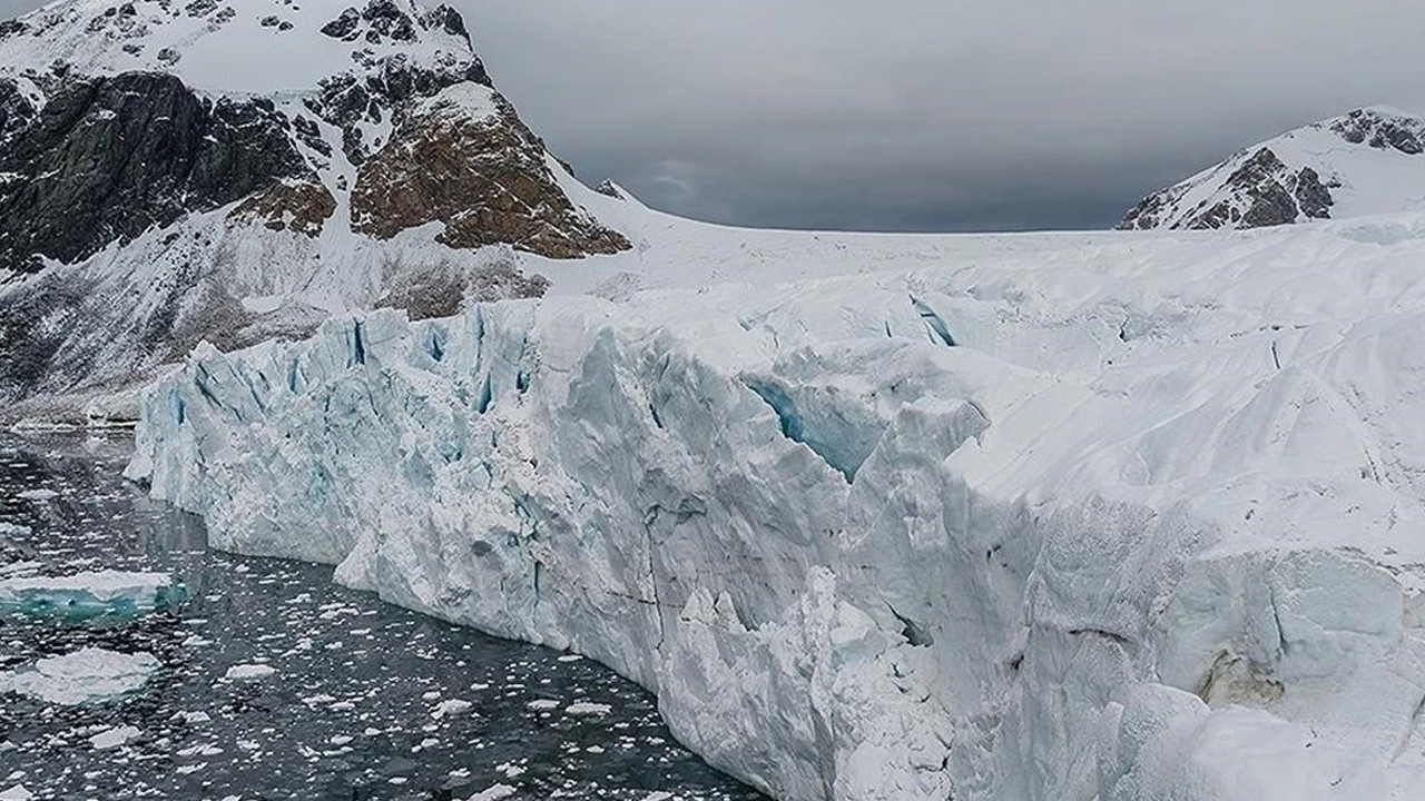 Gizemli keşif! Buzun altından yükselen radyo dalgaları