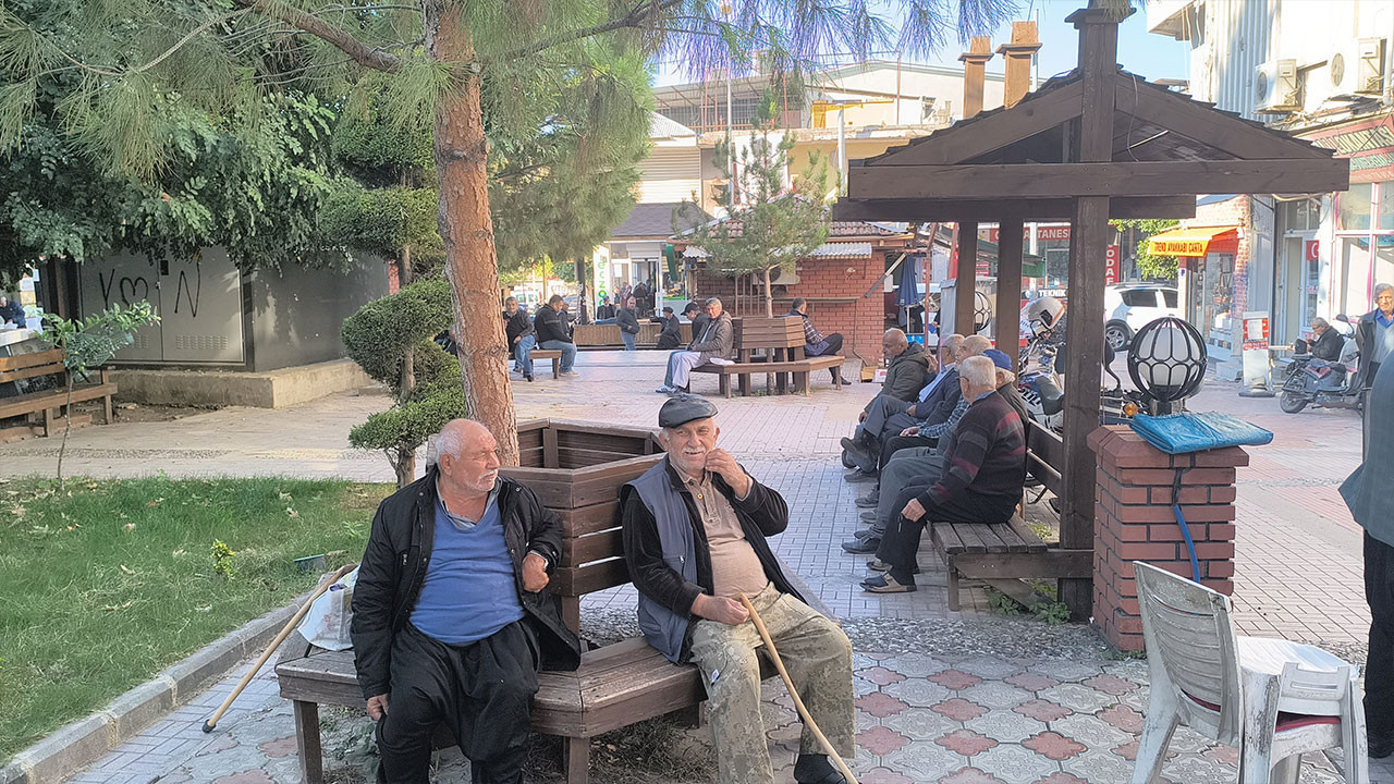 Geçim derdindeki emekliler isyanda: Yüzde 50 zam istiyorlar